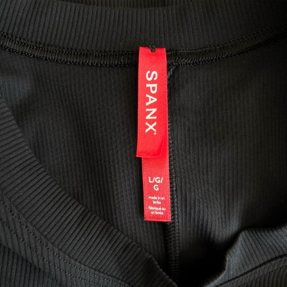 Spanx Suit Yourself Ribbed Crew Neck Short Sleeve Bodysuit in black - Picture 3 of 4